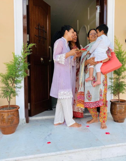 Kangana Ranaut and Rangoli Chandel